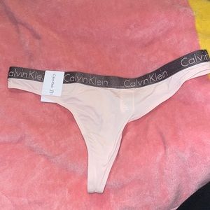 Calvin Klein things size Large